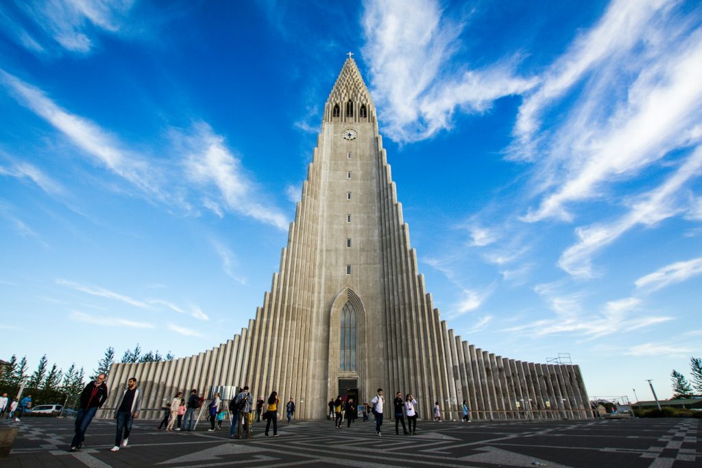 Église à Reykjavik de jour