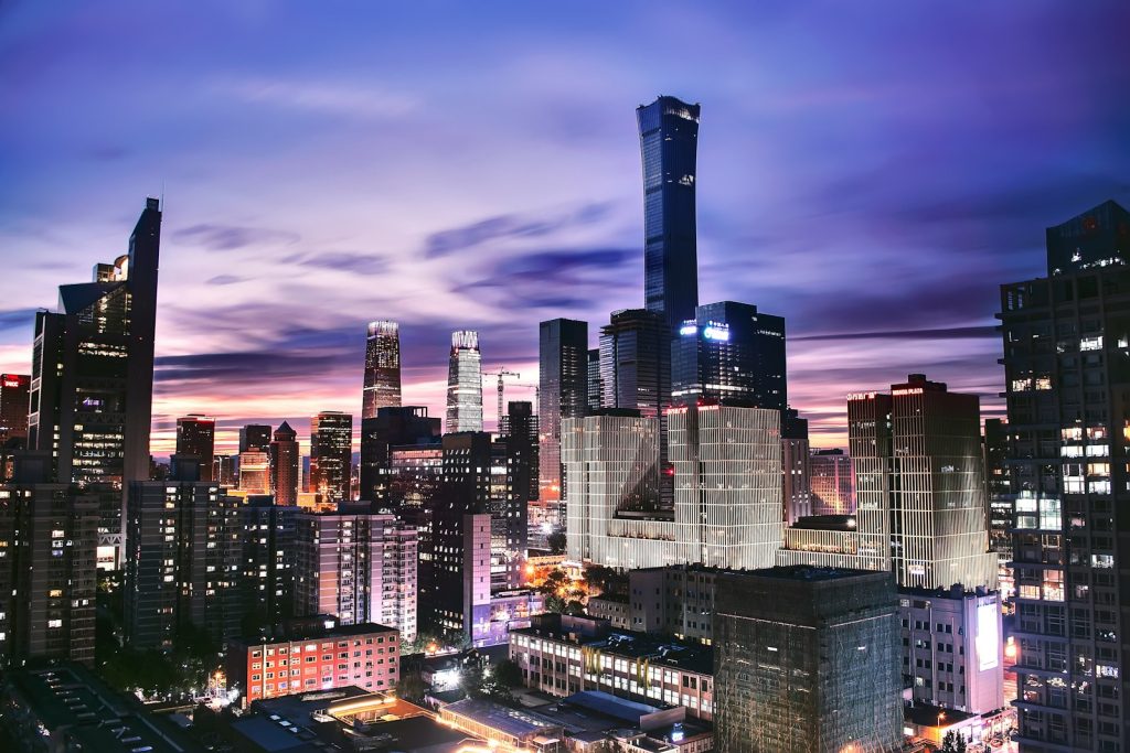 Gratte-ciels à Shanghai pendant le crépuscule