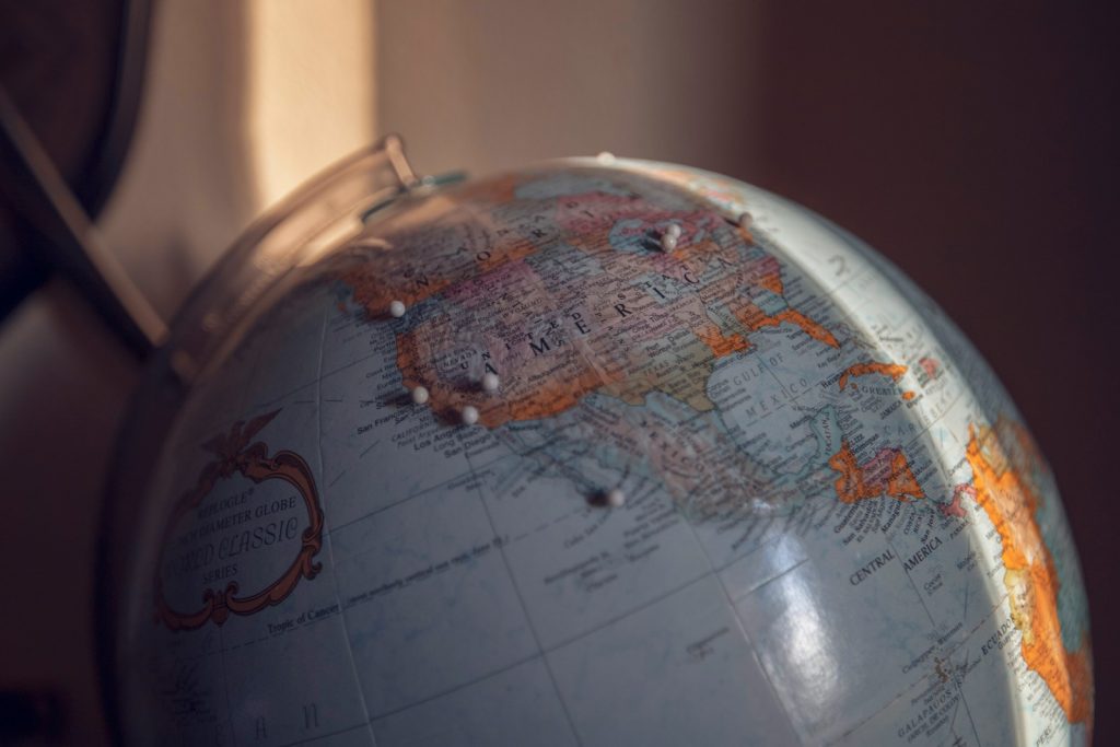 Photo gros plan d'un globe terrestre