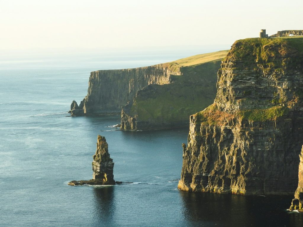 CĂ´te et falaise irlandaise