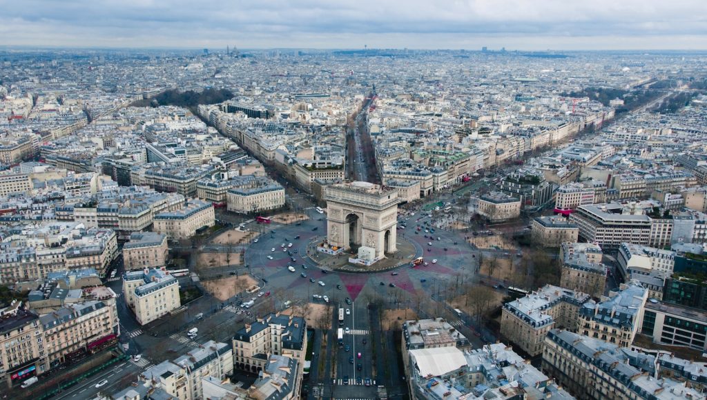 Vue aérienne de la place de l'Étoile et Arc de Triomphe, Paris, France