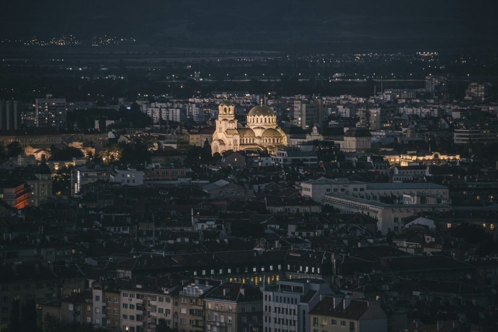 Vue aérienne de nuit de la Cathédrale de Sofia